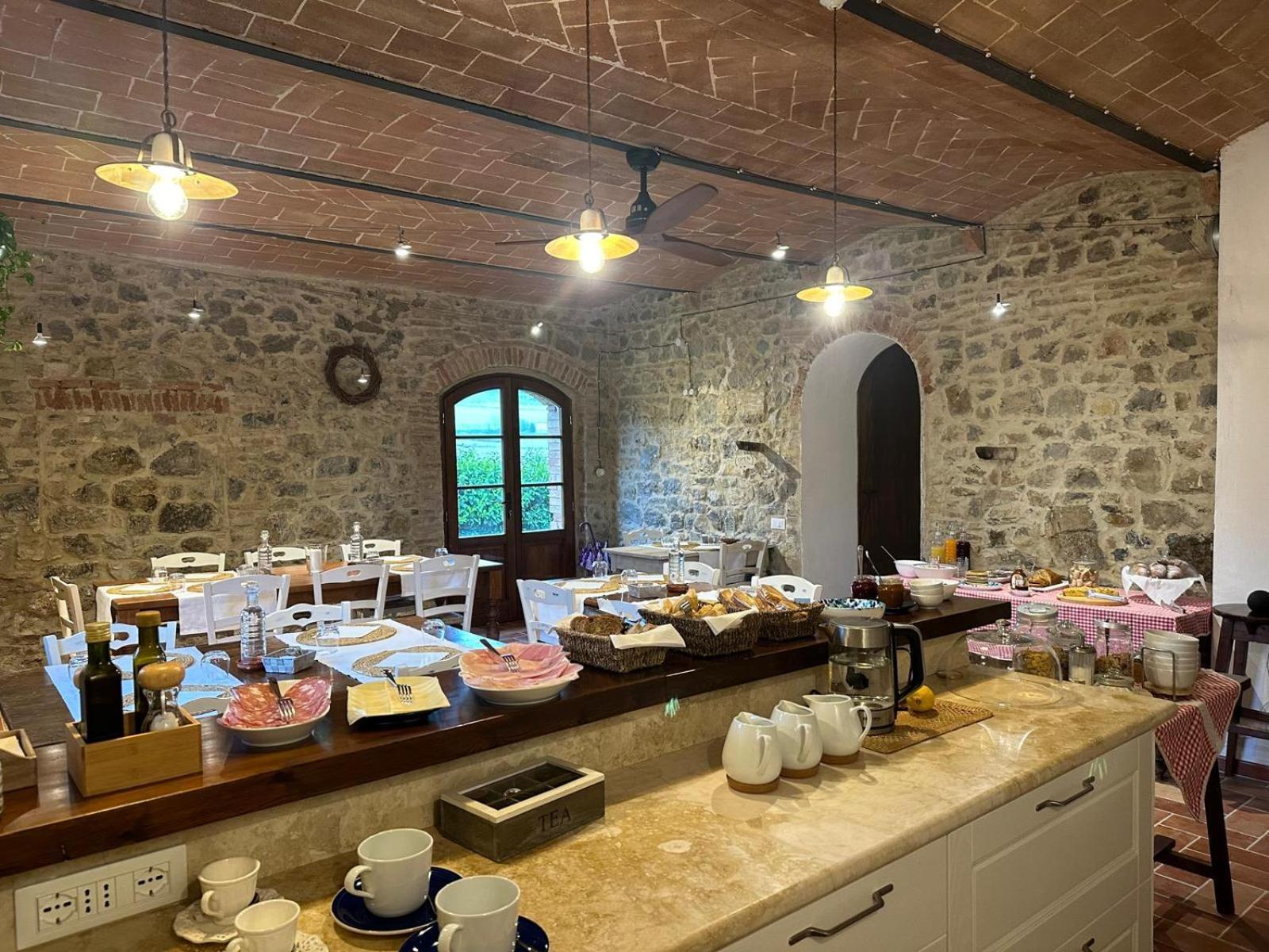 Agriturismo La Peschiera Casole dʼElsa Exteriör bild